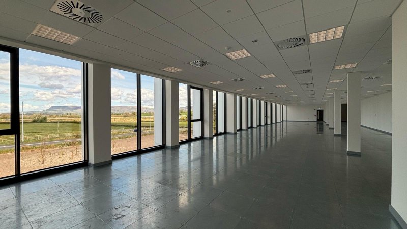 Advance Building Solution ofc. 2,930 m² (c. 31,538 ft²) with opportunity for expansion